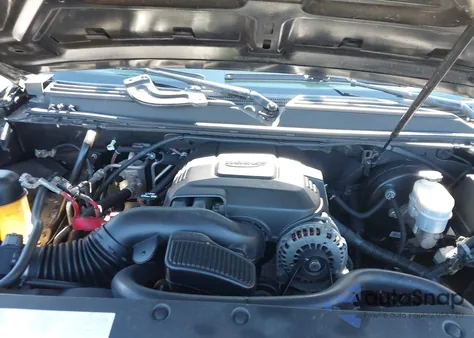 2010 GMC Yukon Xl 1500 Denali z USA, uszkodzony, nr VIN 1GKUCMEF8AR175871